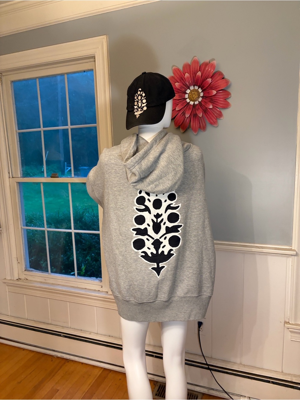 FP MOVEMENT SPRINT TO THE FINISH EMBROIDERED LOGO HOODIE - Picture 2 of 12